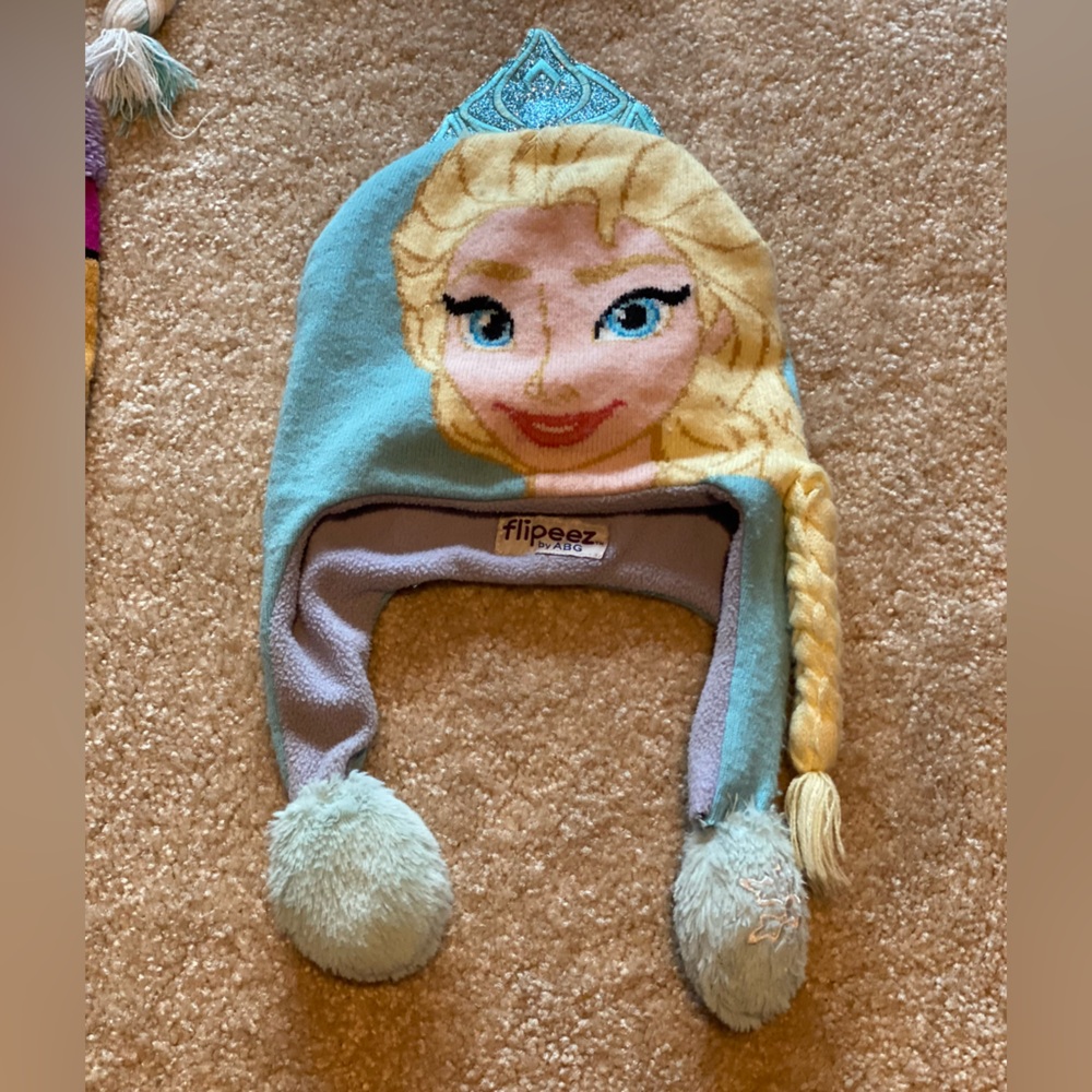 Disney Little Girls Frozen Elsa 'Squeez and Flap' Fun Cold Weather Hat, Age 4-7